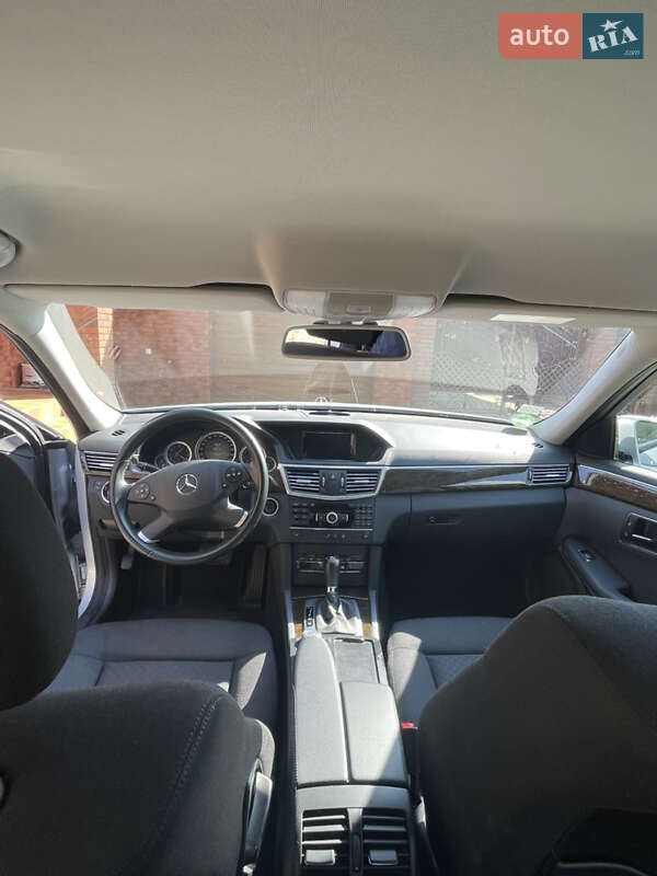Седан Mercedes-Benz E-Class 2010 в Сумах
