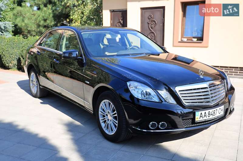 Седан Mercedes-Benz E-Class 2011 в Киеве