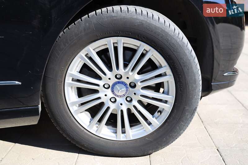 Седан Mercedes-Benz E-Class 2011 в Киеве