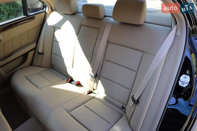 Седан Mercedes-Benz E-Class 2011 в Киеве