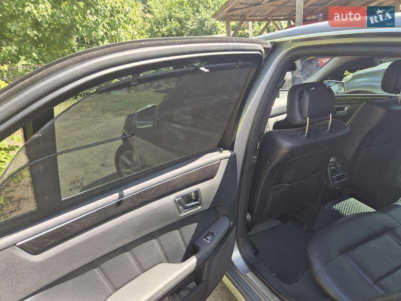 Седан Mercedes-Benz E-Class 2010 в Лубнах