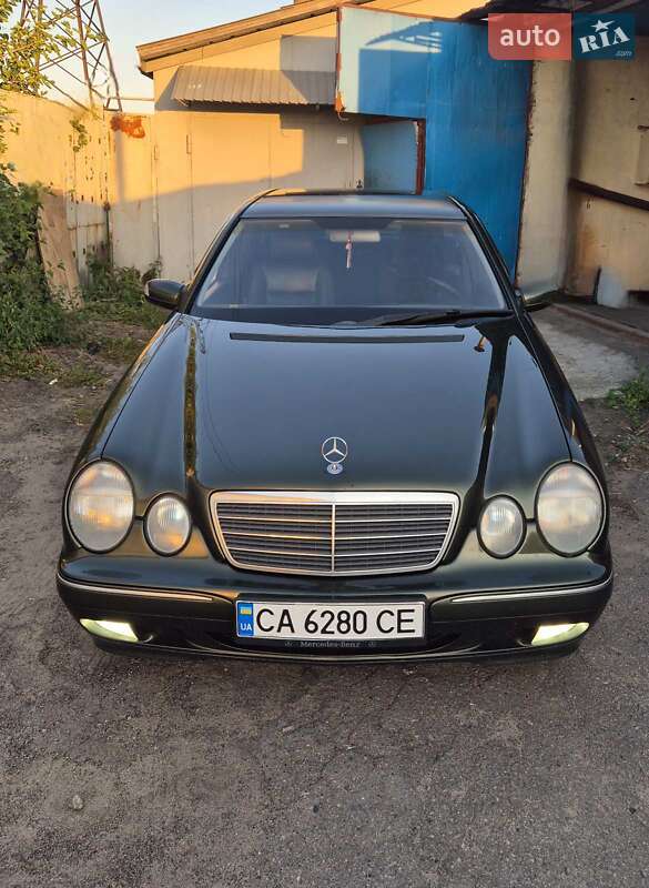 Mercedes-Benz E-Class 2000