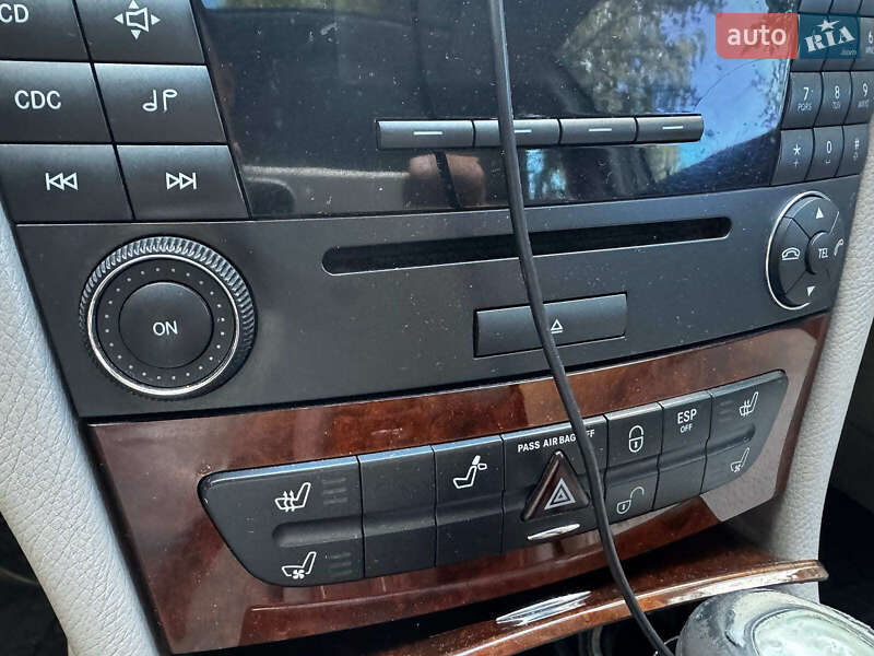 Седан Mercedes-Benz E-Class 2004 в Киеве