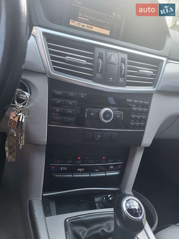 Седан Mercedes-Benz E-Class 2009 в Хусті