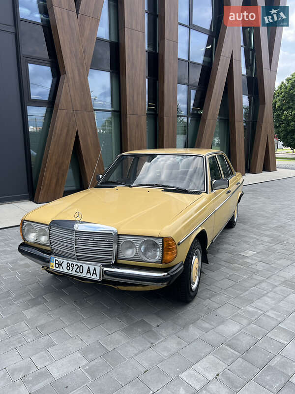 Седан Mercedes-Benz E-Class 1979 в Луцке фото 2 Седан Mercedes-Benz E-Class 1979 в Луцке