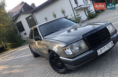 Седан Mercedes-Benz E-Class 1993 в 