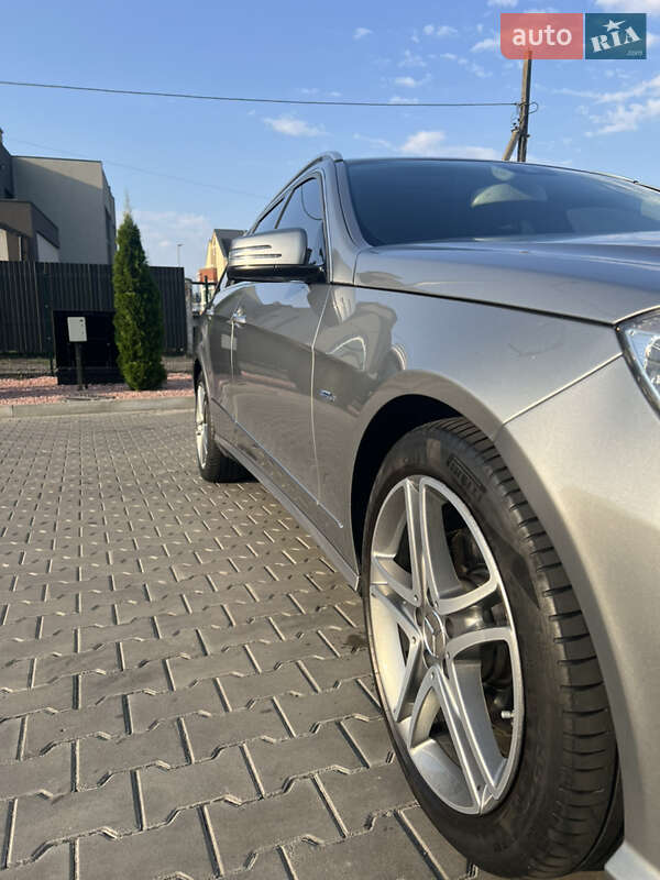 Универсал Mercedes-Benz E-Class 2011 в Луцке