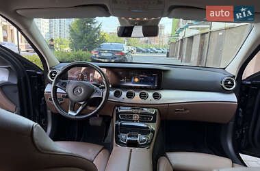 Седан Mercedes-Benz E-Class 2017 в 
