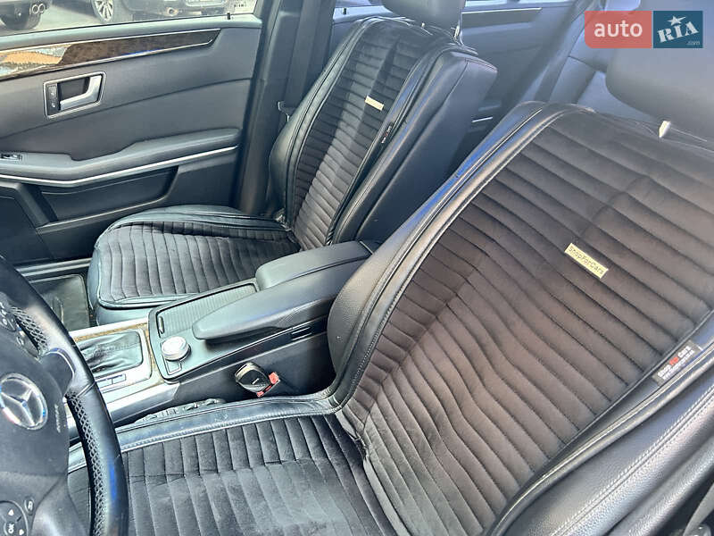 Седан Mercedes-Benz E-Class 2011 в Бучі
