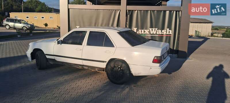 Седан Mercedes-Benz E-Class 1987 в Шумске фото 14 Седан Mercedes-Benz E-Class 1987 в Шумске