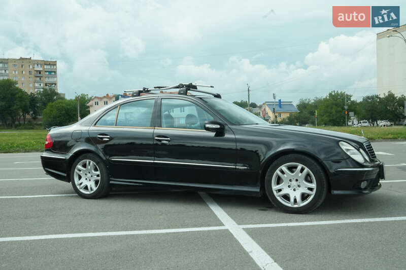 Седан Mercedes-Benz E-Class 2002 в Киеве