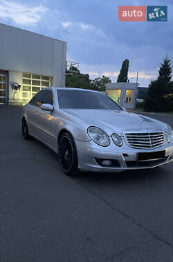 Седан Mercedes-Benz E-Class 2004 в Одессе