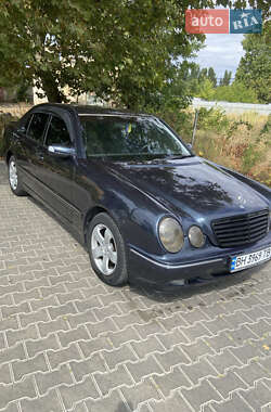 Седан Mercedes-Benz E-Class 2000 в 
