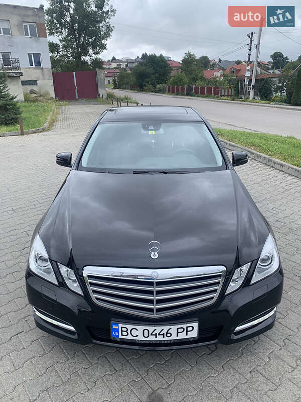 Седан Mercedes-Benz E-Class 2010 в Львове