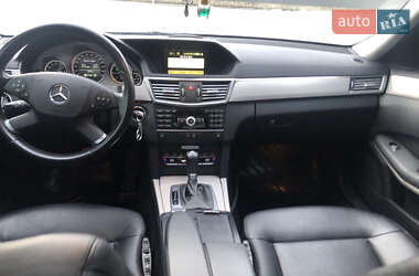 Седан Mercedes-Benz E-Class 2010 в 