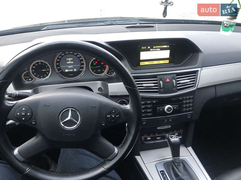 Седан Mercedes-Benz E-Class 2010 в Львове