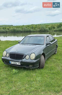 Седан Mercedes-Benz E-Class 2000 в 
