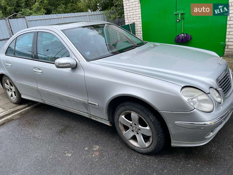 Седан Mercedes-Benz E-Class 2002 в Липовці