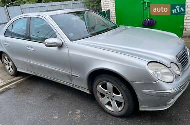 Седан Mercedes-Benz E-Class 2002 в  фото 4 Седан Mercedes-Benz E-Class 2002 в