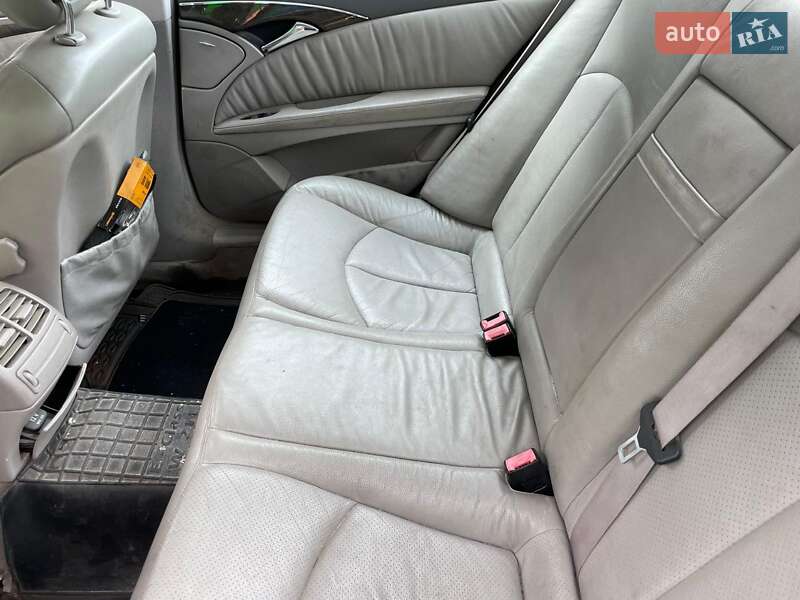 Седан Mercedes-Benz E-Class 2002 в Липовці