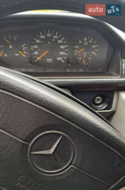 Седан Mercedes-Benz E-Class 1994 в 