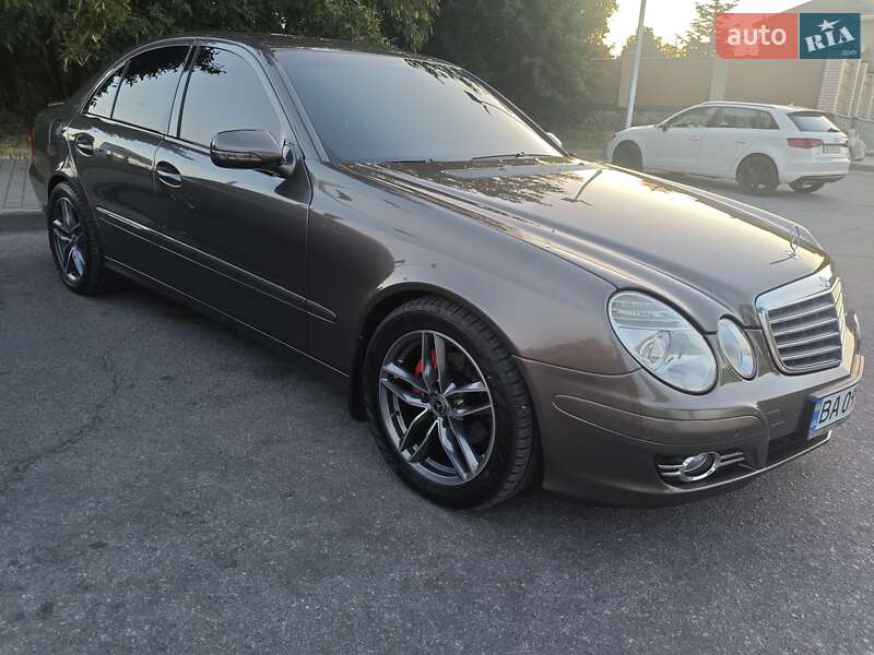 Седан Mercedes-Benz E-Class 2007 в Кропивницком