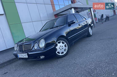 Седан Mercedes-Benz E-Class 2002 в Виноградові