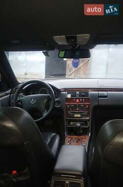 Седан Mercedes-Benz E-Class 2000 в 