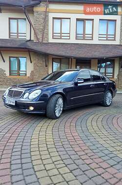 Седан Mercedes-Benz E-Class 2002 в Ивано-Франковске