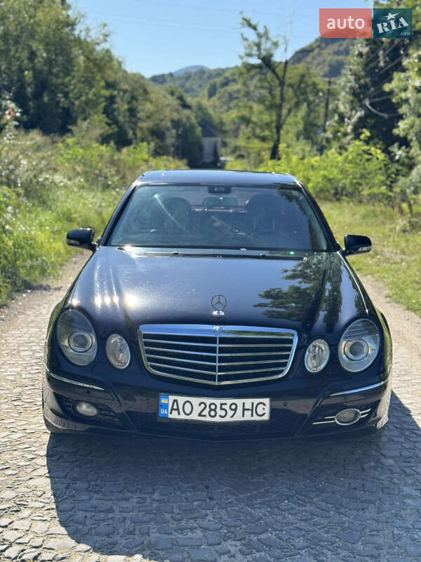 Седан Mercedes-Benz E-Class 2007 в Иршаве