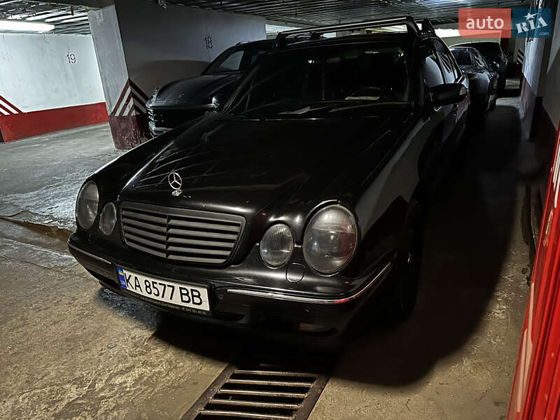 Седан Mercedes-Benz E-Class 2000 в Киеве