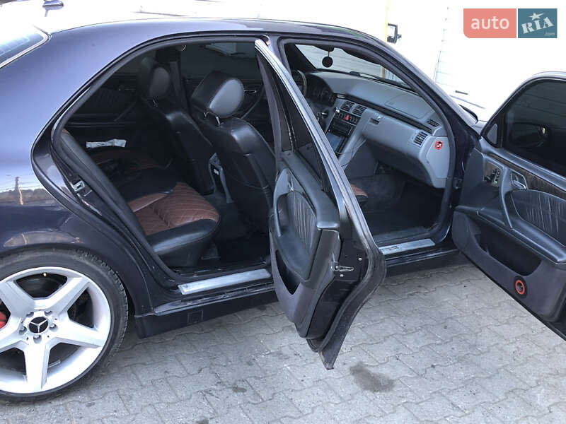 Седан Mercedes-Benz E-Class 2000 в Житомирі