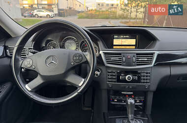 Седан Mercedes-Benz E-Class 2011 в 