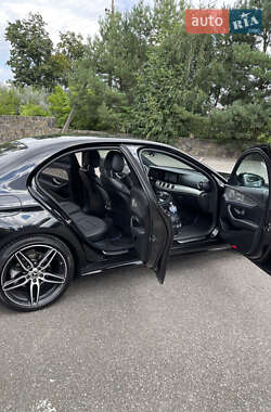Седан Mercedes-Benz E-Class 2018 в  фото 18 Седан Mercedes-Benz E-Class 2018 в