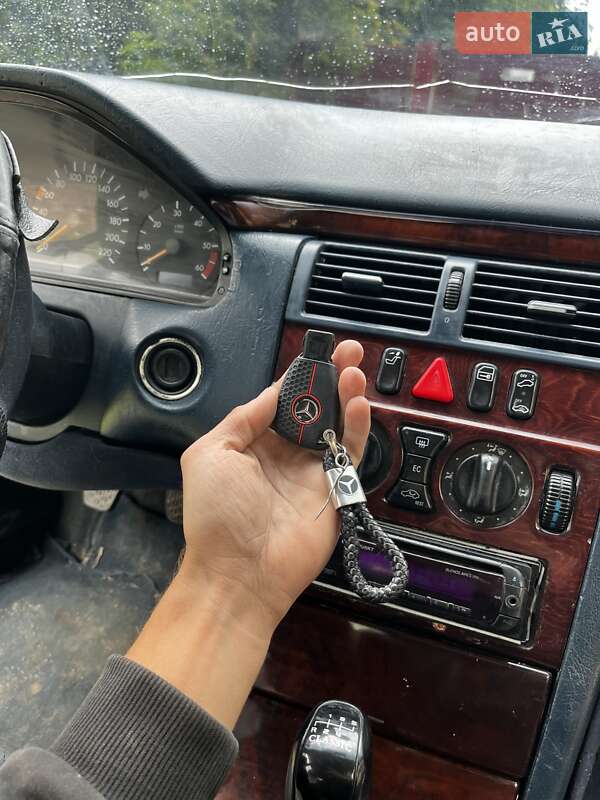 Седан Mercedes-Benz E-Class 1997 в Вінниці