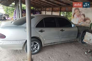 Седан Mercedes-Benz E-Class 2000 в Шостке