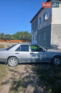 Седан Mercedes-Benz E-Class 1993 в 