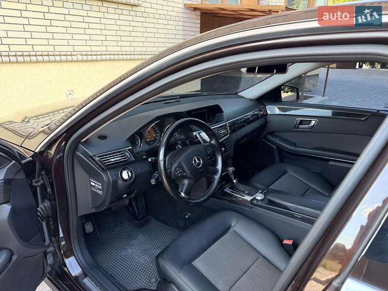 Седан Mercedes-Benz E-Class 2009 в Тернополе