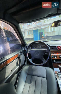 Седан Mercedes-Benz E-Class 1992 в 