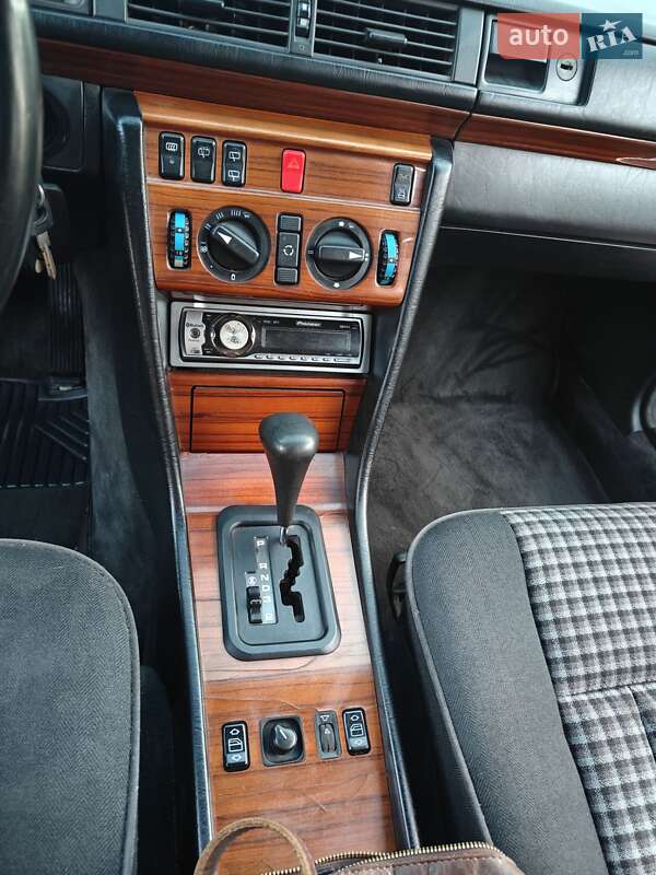 Універсал Mercedes-Benz E-Class 1994 в Дніпрі фото 18 Універсал Mercedes-Benz E-Class 1994 в Дніпрі