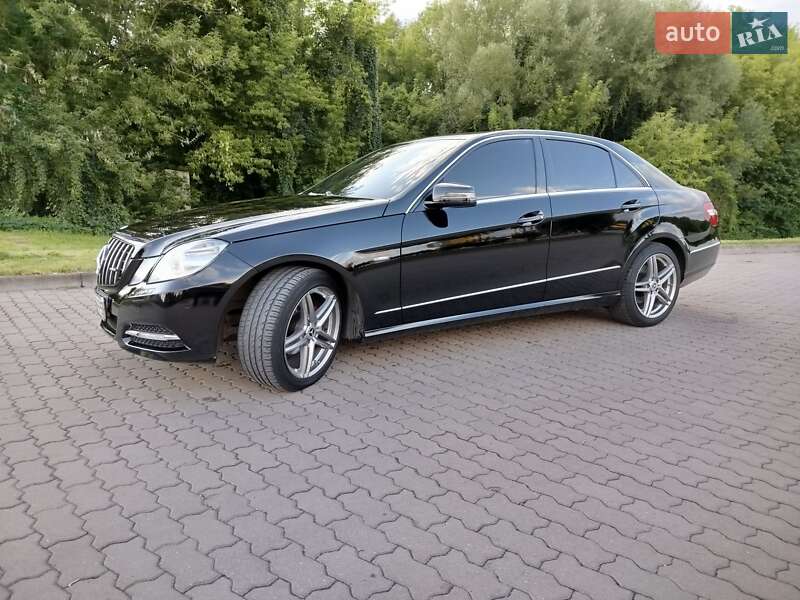 Седан Mercedes-Benz E-Class 2011 в Бродах