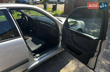 Седан Mercedes-Benz E-Class 2000 в 
