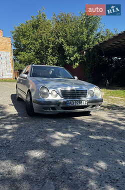 Седан Mercedes-Benz E-Class 2000 в 