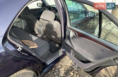 Седан Mercedes-Benz E-Class 2001 в 