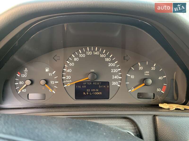 Седан Mercedes-Benz E-Class 2001 в П'ятихатках