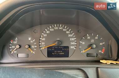 Седан Mercedes-Benz E-Class 2001 в 