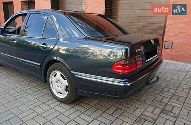 Седан Mercedes-Benz E-Class 2000 в Черкассах