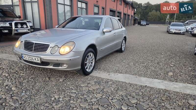 Седан Mercedes-Benz E-Class 2002 в Тячеве