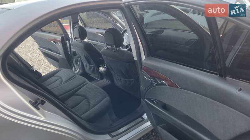 Седан Mercedes-Benz E-Class 2002 в Тячеве