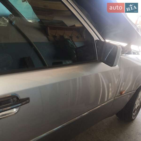 Седан Mercedes-Benz E-Class 1994 в Измаиле